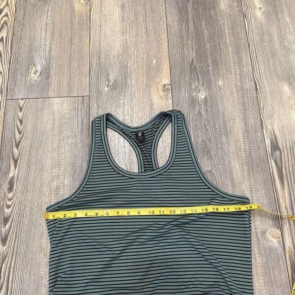 Skechers Workout Tank Top Womens size XL Green Black Ruched Sides Sleeveless - Picture 6 of 6